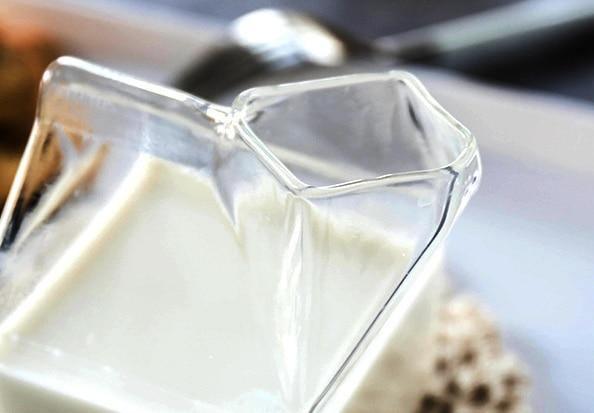 Kompakt üveg bögre tejkarton formában