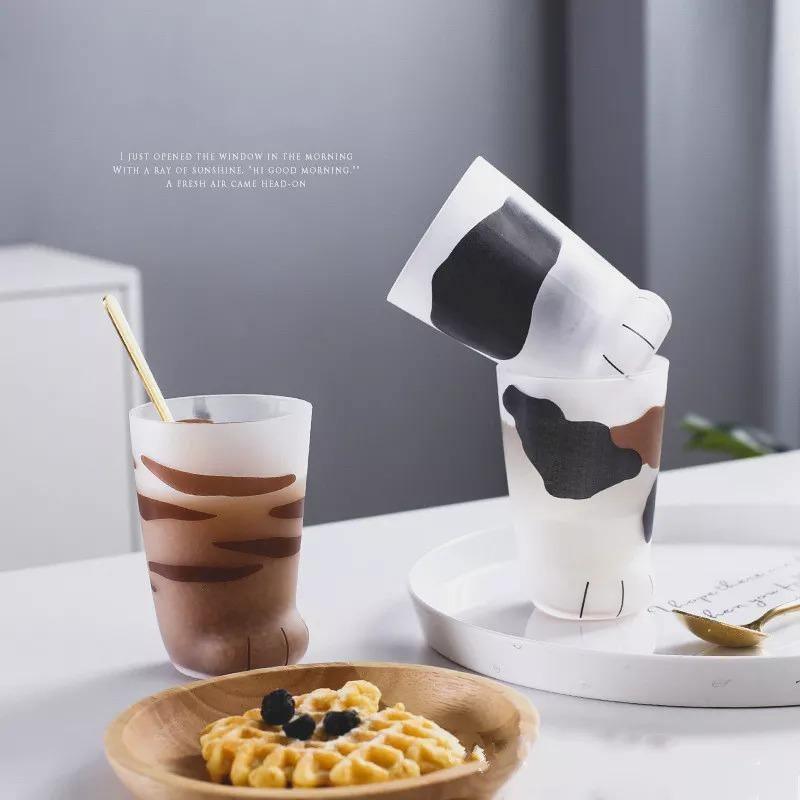 Macskanyomatos pohár