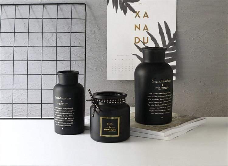 Fekete éjjeli váza