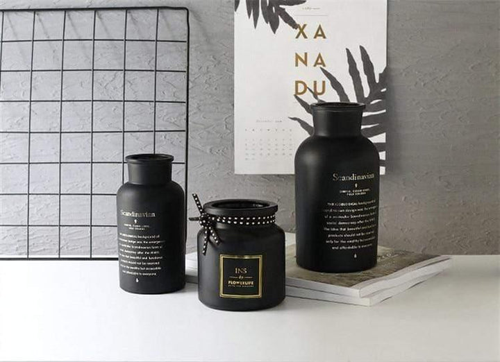 Fekete éjjeli váza