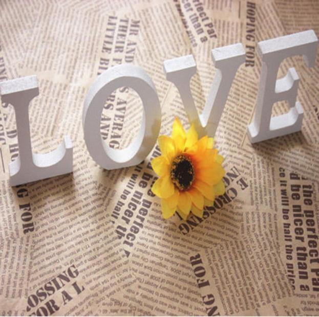 Fehér álló fa betű